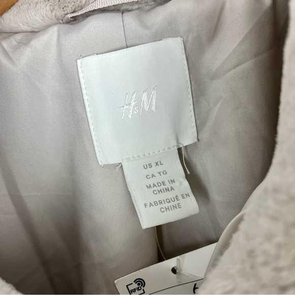 H&M Faux Fur Sable Beige Coat size XL - Picture 6 of 6